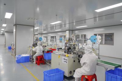 新華全媒+丨廣西北海有序恢復(fù)生產(chǎn)生活秩序見(jiàn)聞:防反彈、保供應(yīng)、促生產(chǎn)