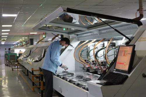 復(fù)產(chǎn)首日,江海這家企業(yè)上百臺鉆機高速運轉(zhuǎn)