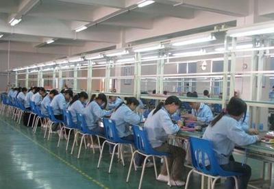 16歲孤兒只身外出打工,十年后回鄉辦廠,一年時間收入150萬