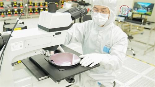 九峰山實驗室實現(xiàn)氮化鎵材料制備新突破，推動電子材料生產(chǎn)邁向新臺階